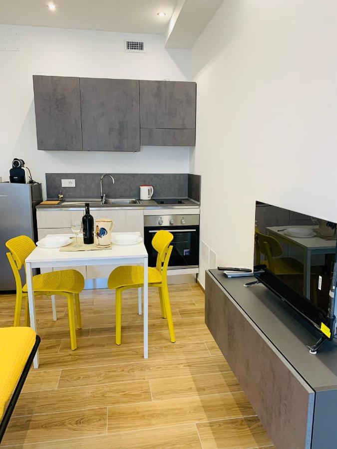 Domus13-With Private Parking Apartment Bari Exterior photo